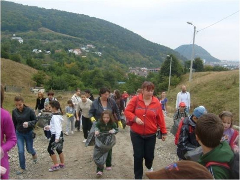 Proiect  pe teme de ecologizare: “Let s do it Romania” ( Ziua de Curăţenie Naţională )
 Data 24.09.2011
