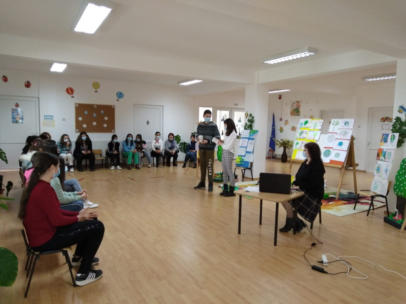 In 5 martie, elevii din gimnaziu au participat la concursul S. O. S Natura din cadrul proiectului VIAȚA