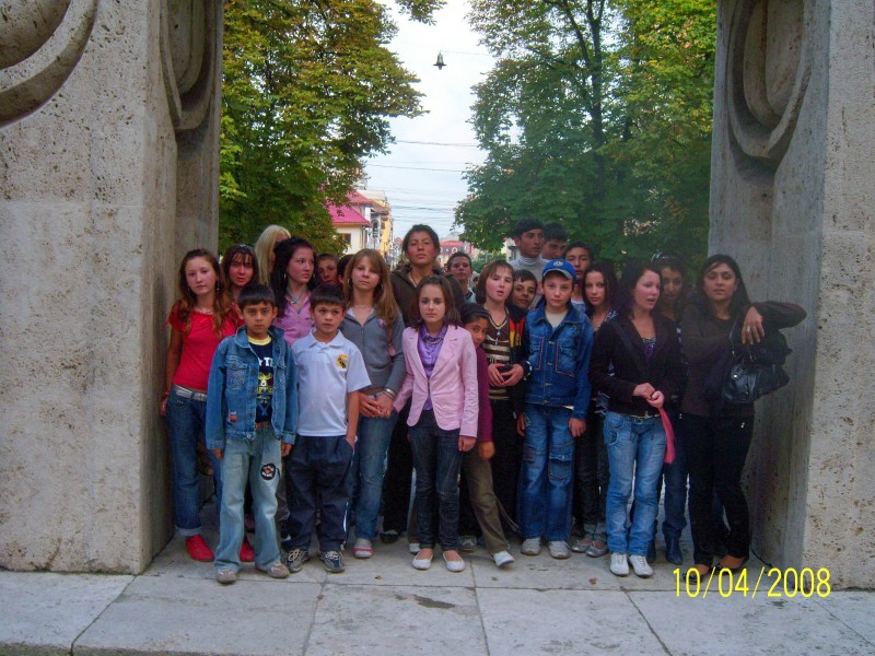 Copiii au vizitat parcul din Tg.Jiu unde au vazut operele lui Brancusi.