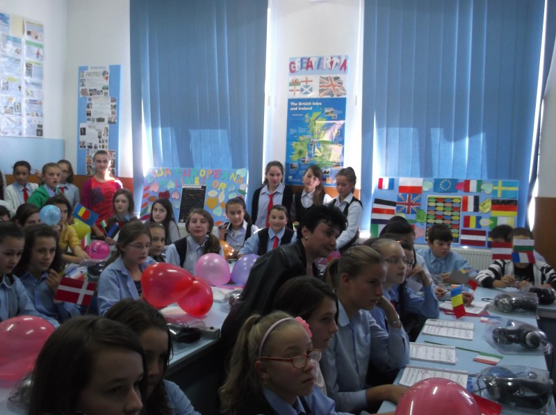 Ziua Europeană a Limbilor Străine a fost marcată în şcoala Tămăşeni miercuri, 26 septembrie 2013, prin activităţi interactive 