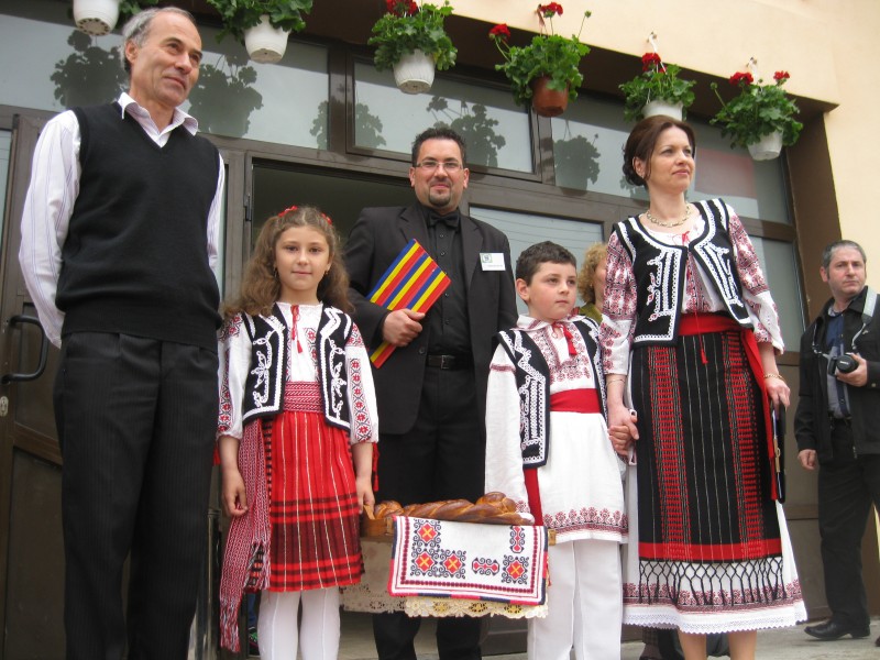 Festivalul,,Tradiţii şi obiceiuri populare româneşti"