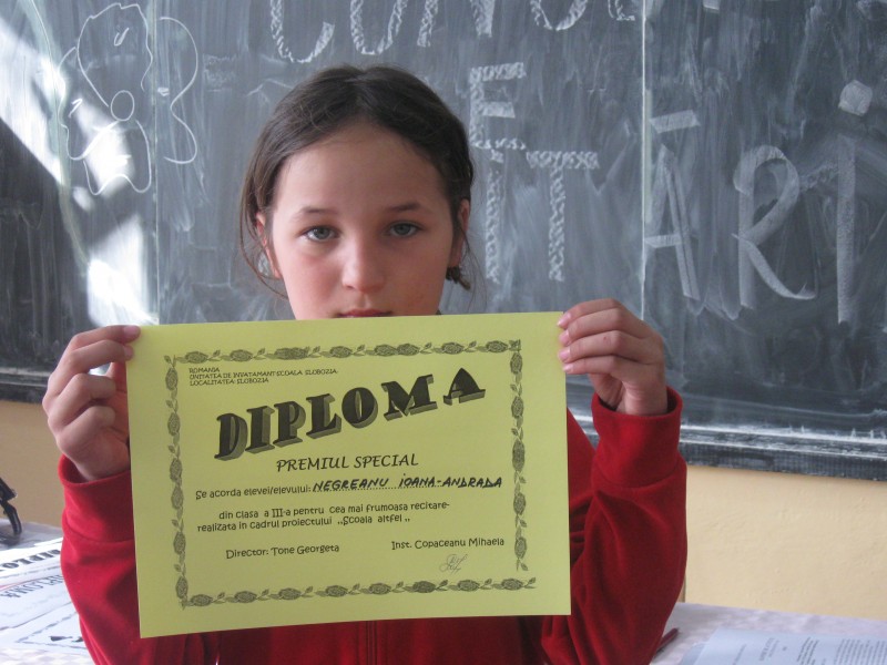 Elevii cls. aIII-a au participat la concursul de recitări . S-a urmărit ce poezie a recitat şi cum au recitat . Câştigătoare a fost eleva Negreanu Andrada.