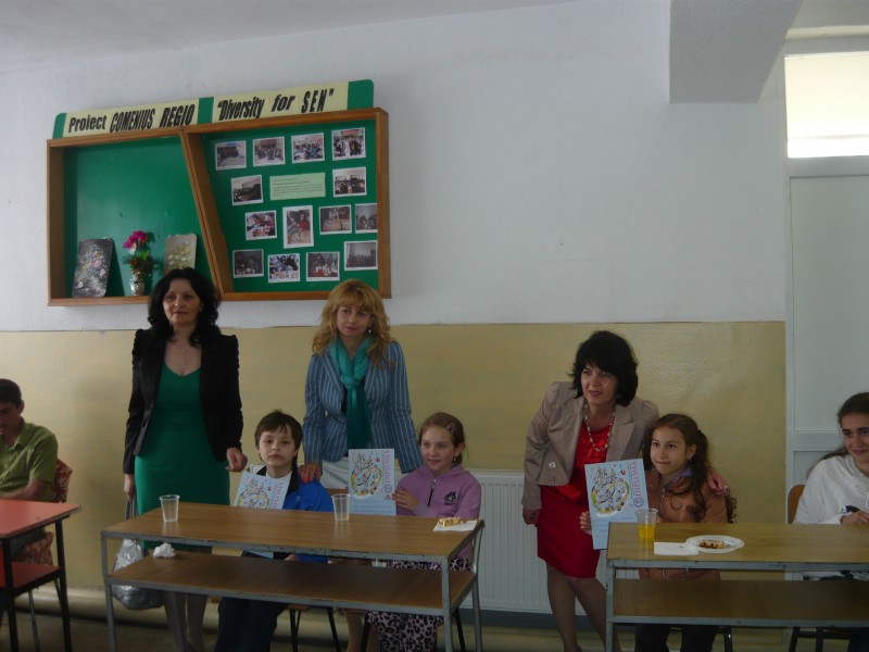 Activitati desfasurate impreuna cu elevi ai Scolii Gimnaziale I.L. Caragiale Pitesti  - 1 iunie 2014