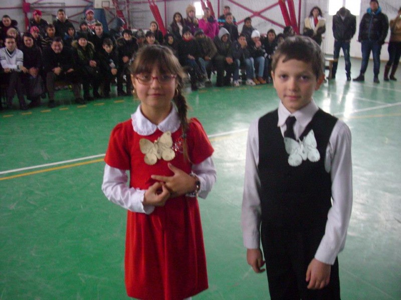 "Balul Boboceilor 2012-2013" organizat de elevii claselor a VIII a pentru elevii claselor a V a. 
