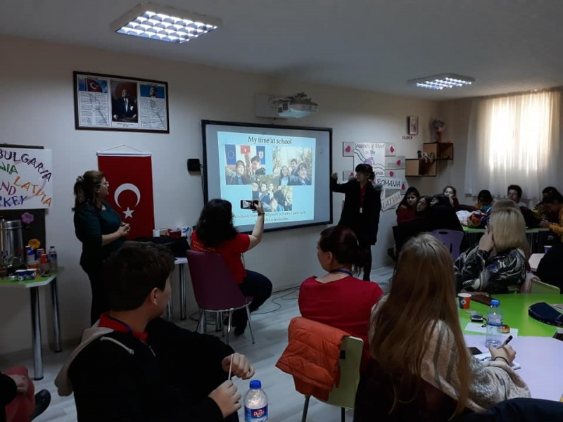 Sunt fotografii realizate în perioada 17-21 decembrie 2018, în Turcia, la prima mobilitate a elevilor și profesorilor Școlii Gimnaziale Avram Iancu, Oradea, în cadrul proiectului Erasmus+ ”Snapshots of myself on the European canvas”