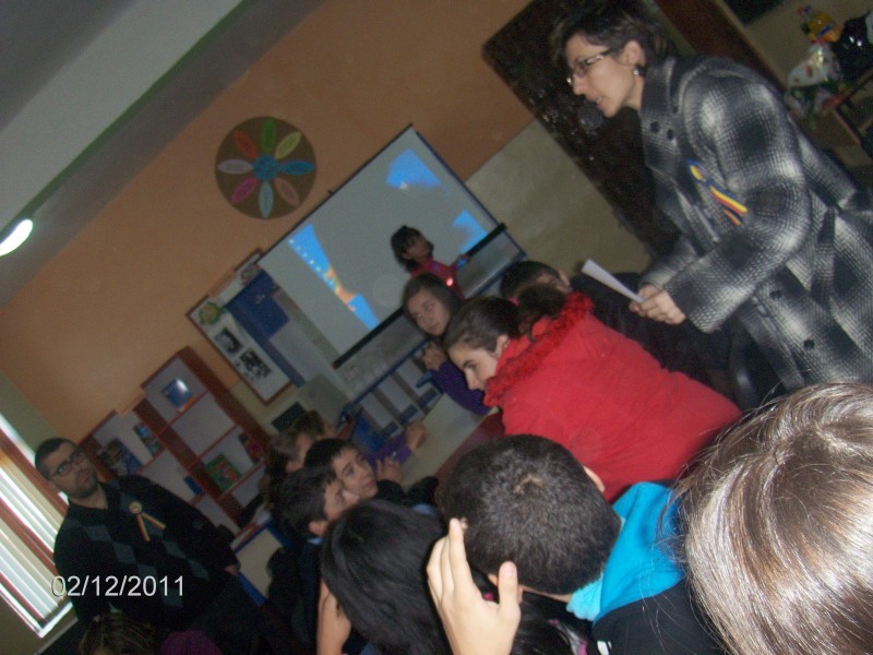concurs intre scolile Suditi si Saveni cu ocazia Zilei Nationale a Romaniei