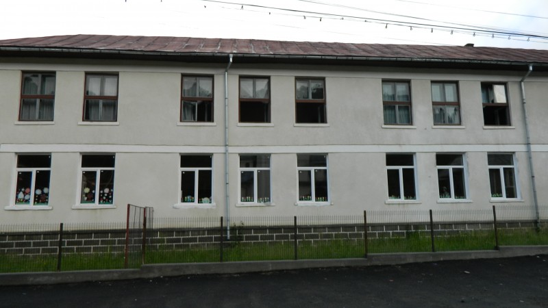 Imagine cu o şcoală din structura Şcolii Gimnaziale "Iacob şi Ioachim Mureşanu" Rebrişoara