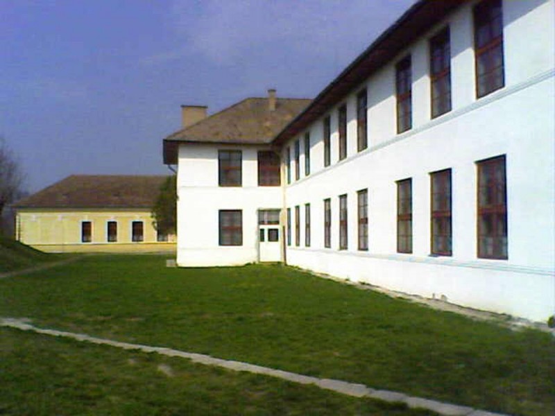 Școala Generală Adămuș