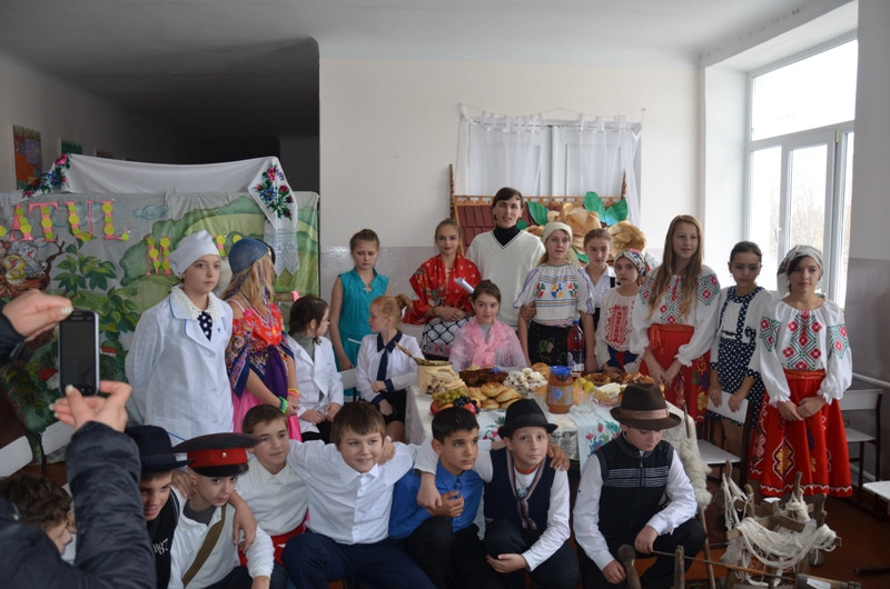 Activităţi cu elevii clasei a V-a "A" După activitate, cu scumpii mei elevi