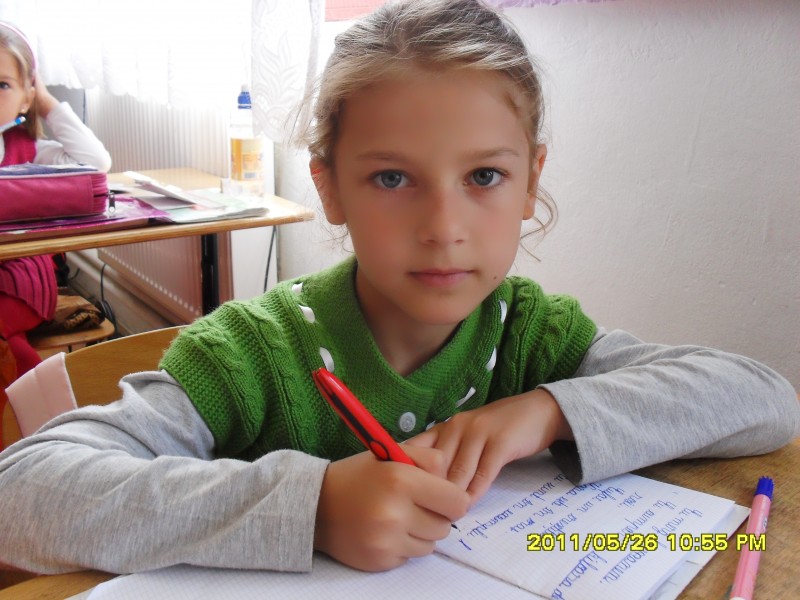 Natalia - eleva in clasa a II - a, inv. Alina Strain