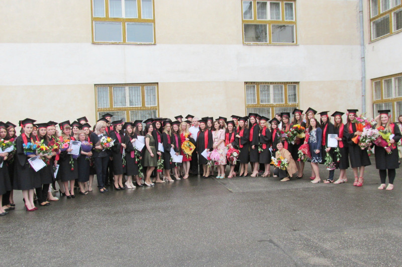 Colegiul de Afaceri Alba Iulia a celebrat o noua promotie de absolventi, iunie 2016