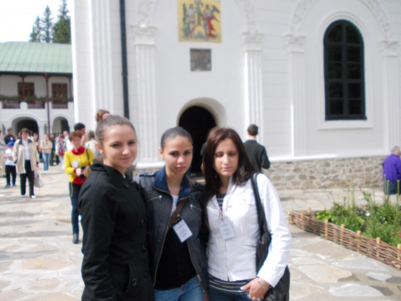 Echipajul care a reprezentat judeţul Timiş la faza naţională a concursului "Cultură şi civilizaţie în România", desfăşurat la Târgu Neamţ, 3-6.06.2013