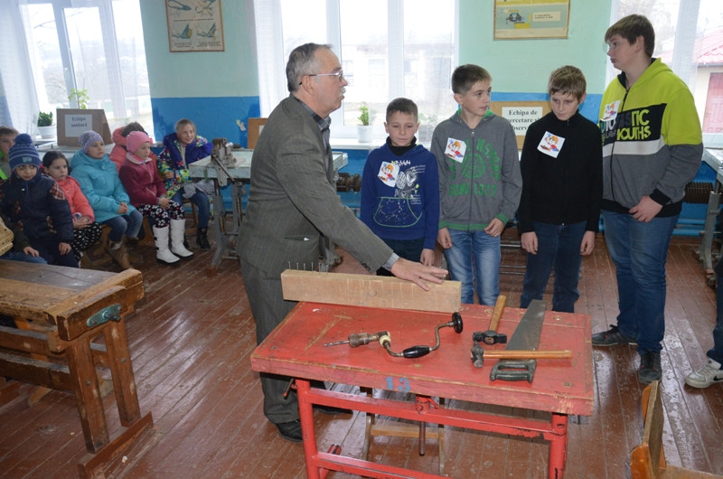 O nouă încercare pentru băieţi Învăţăm cu profesorul (Galbici Ion)