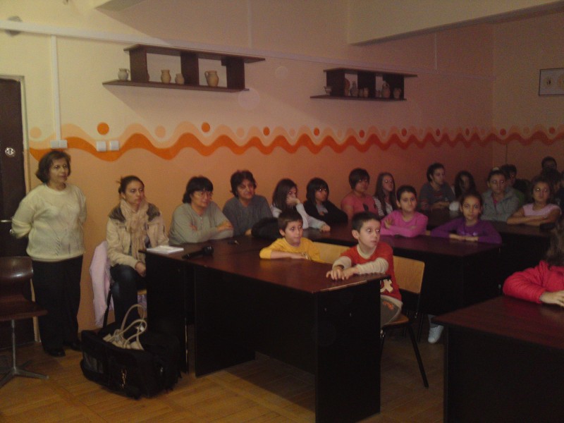 In cadrul proiectului ,,Eroi au fost, eroi sunt încă” coordonat de dna. prof. Fercea Ghiorghița