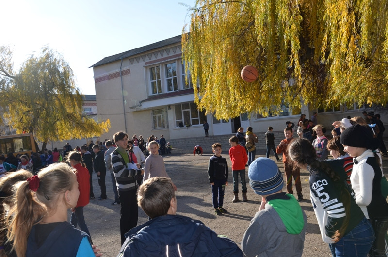 Exerciţii de înviorare Să ne mişcăm, pentru a fi sănătoşi! /clasele gimnaziale