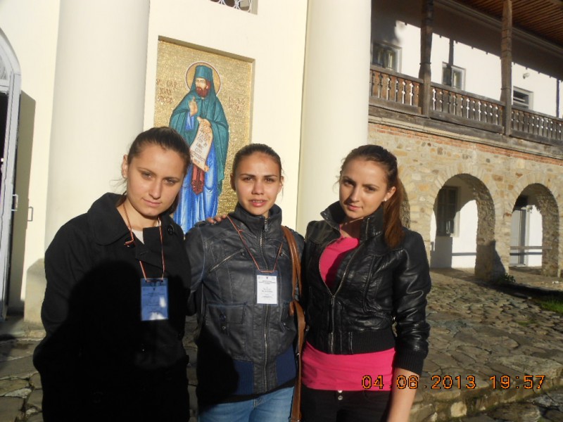 Echipajul care a reprezentat judeţul Timiş la faza naţională a concursului "Cultură şi civilizaţie în România", desfăşurat la Târgu Neamţ, 3-6.06.2013