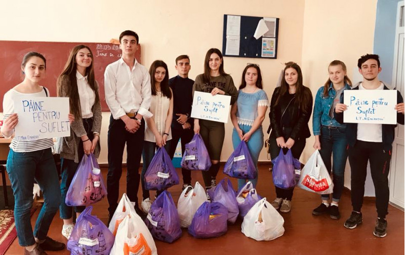 “Pâine pentru suflet”
Activitate de caritate care se află la a șasea ediție, organizată în data de 13.04.2018, prin care au fost ajutați cu produse alimentare 15 oameni nevoiași din orașul Ungheni.