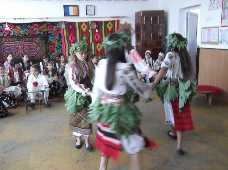 Tradiţii şi obiceiuri din satul nostru