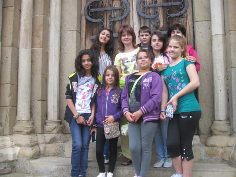 Un grup de 8 elevi împreună cu d-ra institutor Copăceanu    Mihaela au participat la tabăra socială Cisnădioara . Aceşti copii au fost pentru prima oară la munte