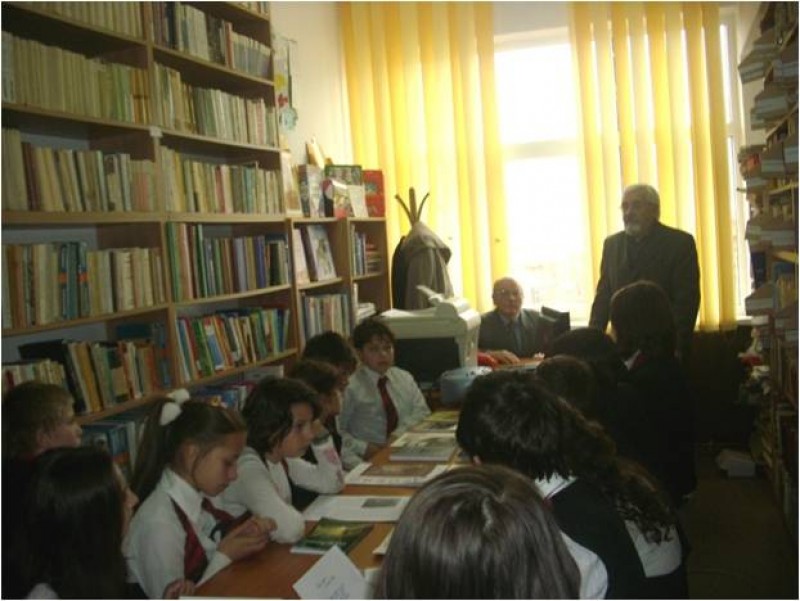Acord de parteneriat cu CCD Neamţ: „Călătorie în lumea cărţii” Intalnire cu autor de carte , lansare de carte autor Merticaru Mihai, invitat George Brăescu.
