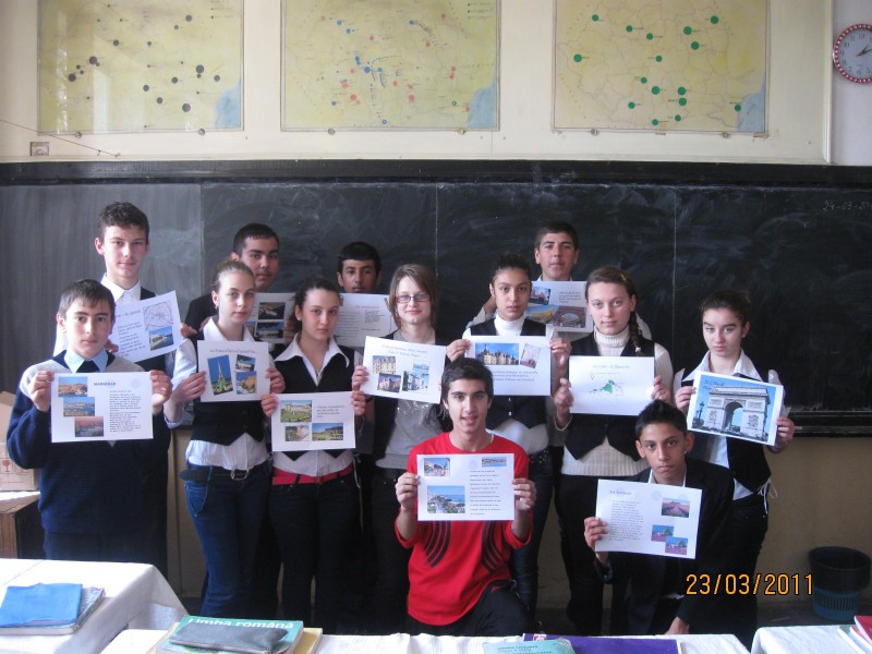 Fiecare elev al cls. aVIII-a a realizat o pagina cu obiective turistie si economice din Franta.