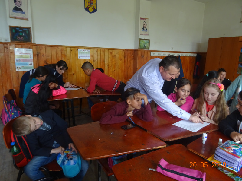 integrarea elevilor romi in școală si in clasa dar si a părinților in comunitate
