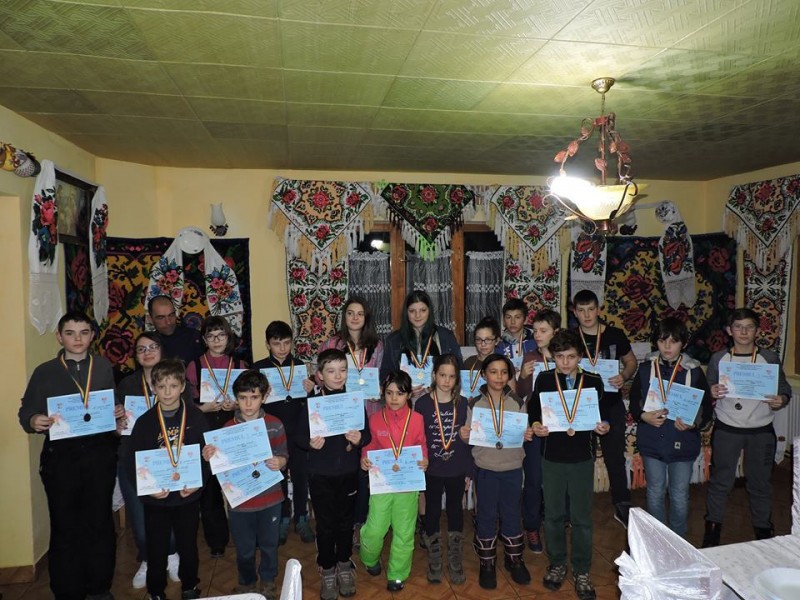 Imagini din cadrul Concursului National de Schi „Trofeul Gutai” organizat de Clubul Copiilor Sighetu Marmatiei 