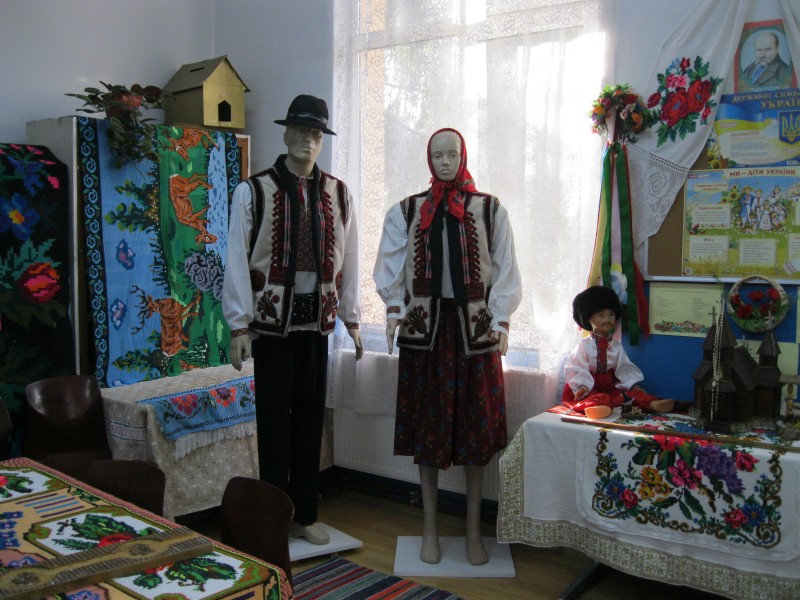 Muzeul din scoala mea- obiecte ale localnicilor din satele Bistra si Valea Viseului